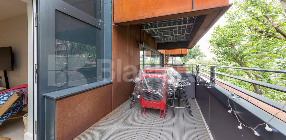 			NEW INSTRUCTION!, 2 Bedroom, 1 bath, 1 reception Apartment			 Wharf Road, ANGEL-OLD STREET